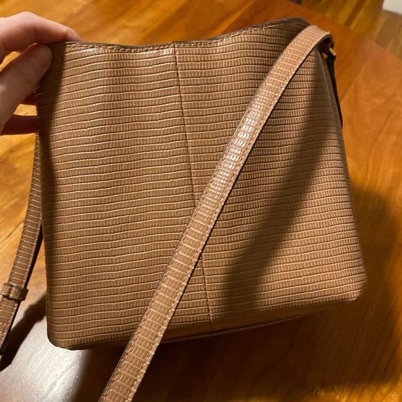 A New Day Bucket Bag - Picture 1 of 5